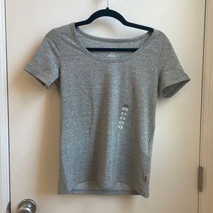 Gray and silver Levi’s T-shirt - XS